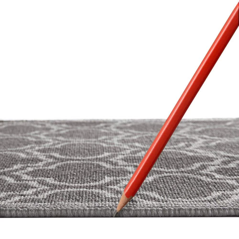 Trellis Grey 2 ft. 6 in. x 4 ft. Accent Rug by TrafficMaster 5 Trellis Grey 2 ft. 6 in. x 4 ft. Accent Rug by TrafficMaster - Image 3